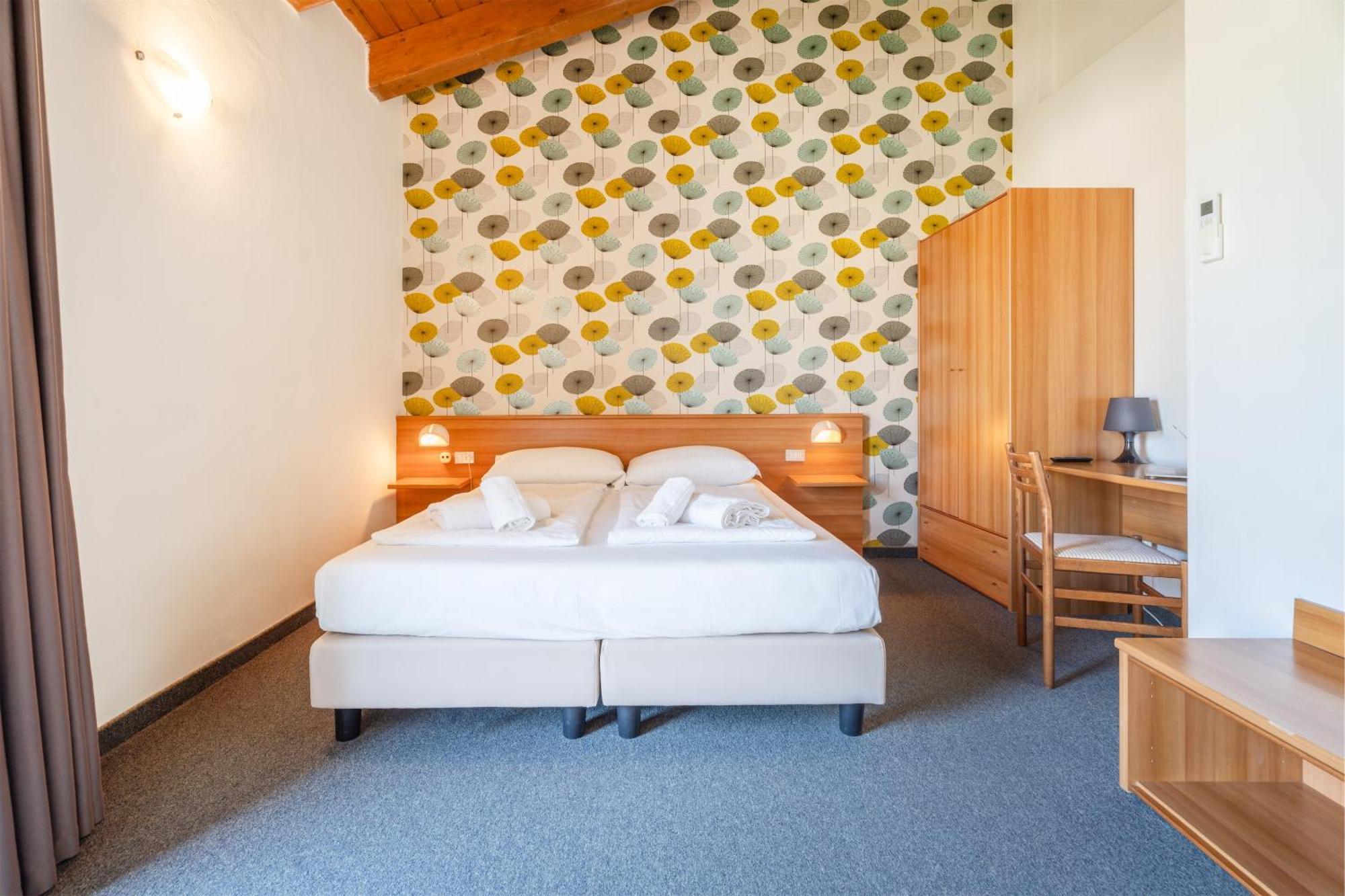 Hotel Al Castello Torri Del Benaco Bagian luar foto